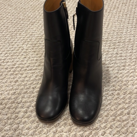 Gucci boots black color with golden heels. - Picture 4 of 6